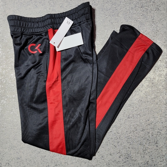 🖤❤️NEW Calvin Klein Performance Black/Red Boys TrackPants Medium (10/12) - Picture 3 of 11